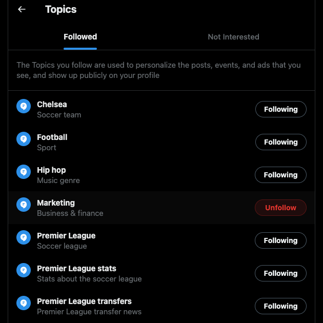 Captura de pantalla de TweetDelete de todos los temas seguidos por un usuario de Twitter.