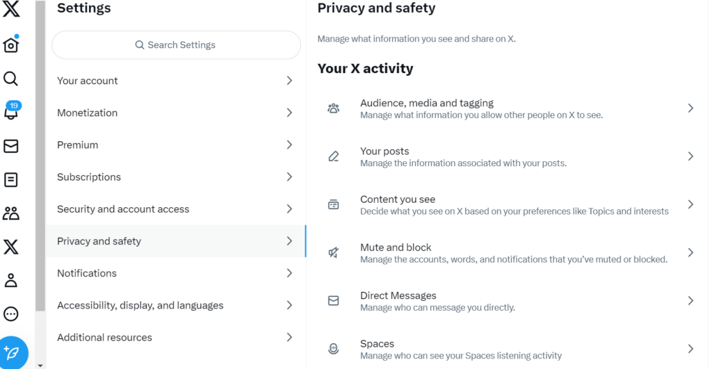 Captura de pantalla de TweetDelete de la pestaña de privacidad y seguridad de la web de Twitter a la izquierda y su submenú a la derecha.
