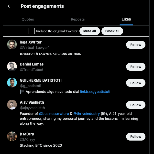 Captura de pantalla de TweetDelete de una persona que ejecuta el script Twitter Block With Love en la lista de seguidores de un usuario.
