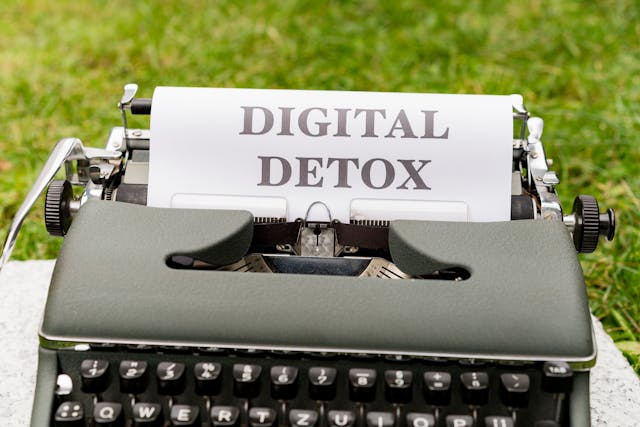 What Is a Digital Detox? Unplugging From the Virtual World