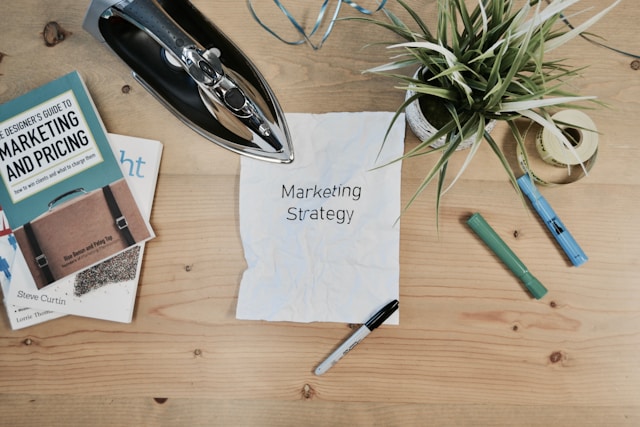 Twitter Marketing Strategy: Guide To Master Growth on X