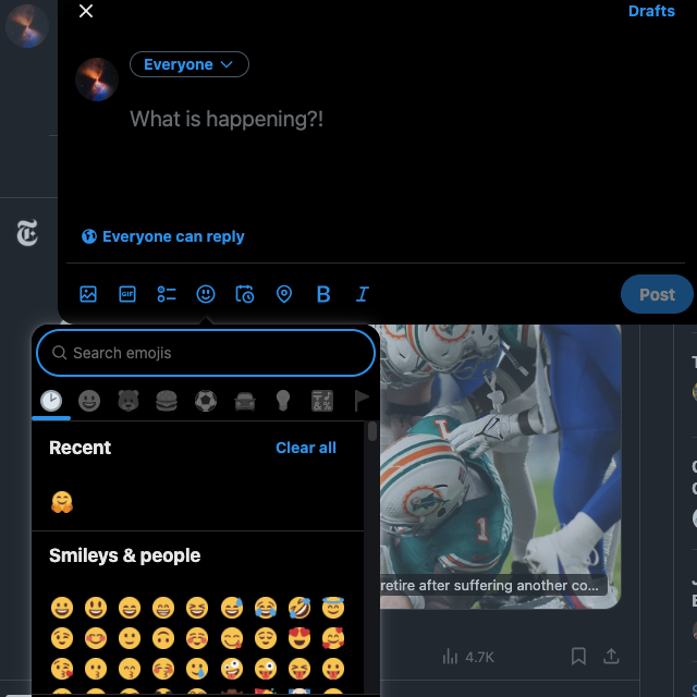 Tangkapan layar TweetDelete dari pembuat postingan dengan menu tarik-turun emoji.